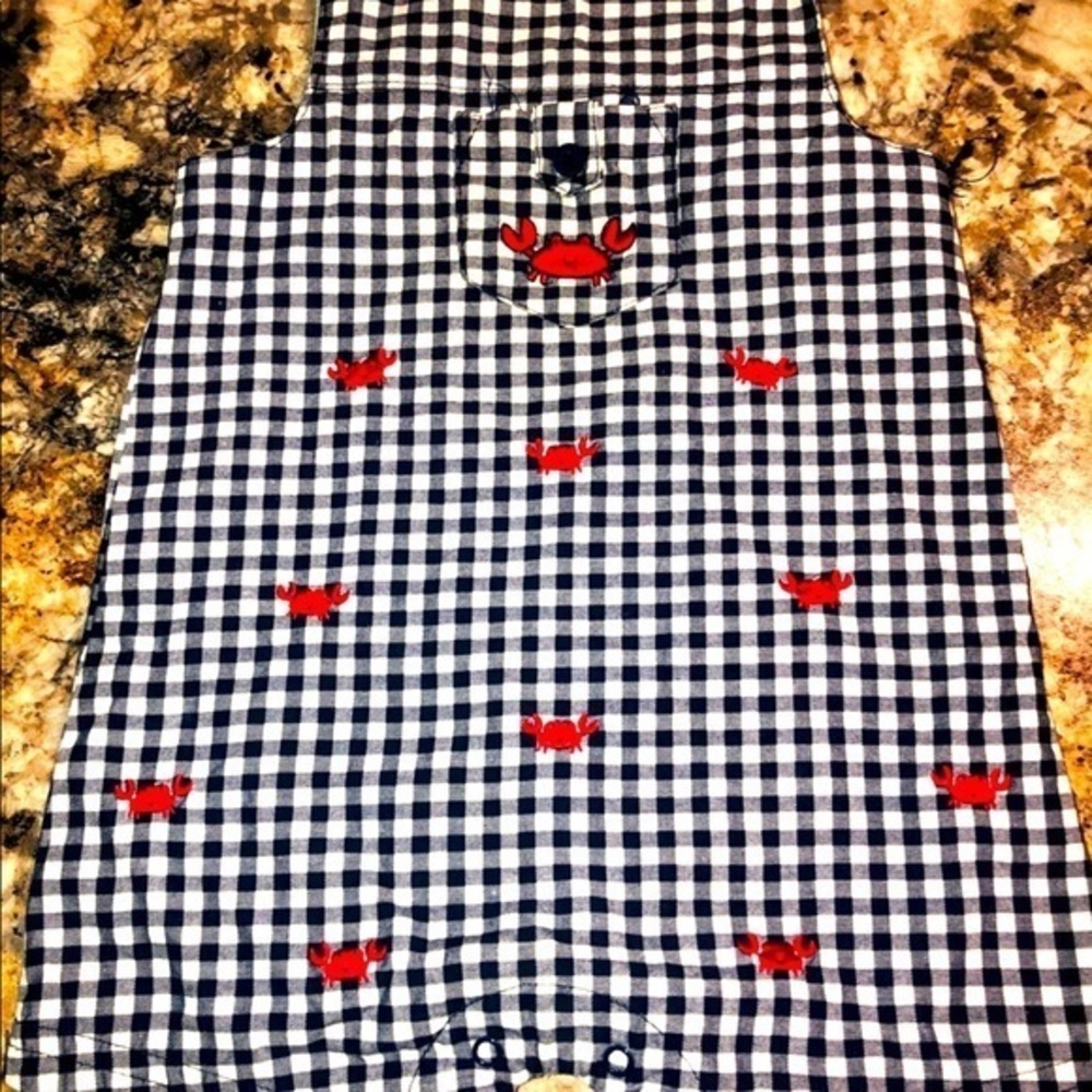 Boys girls shortall crabs 6 months excellent condition great for vacation plaid